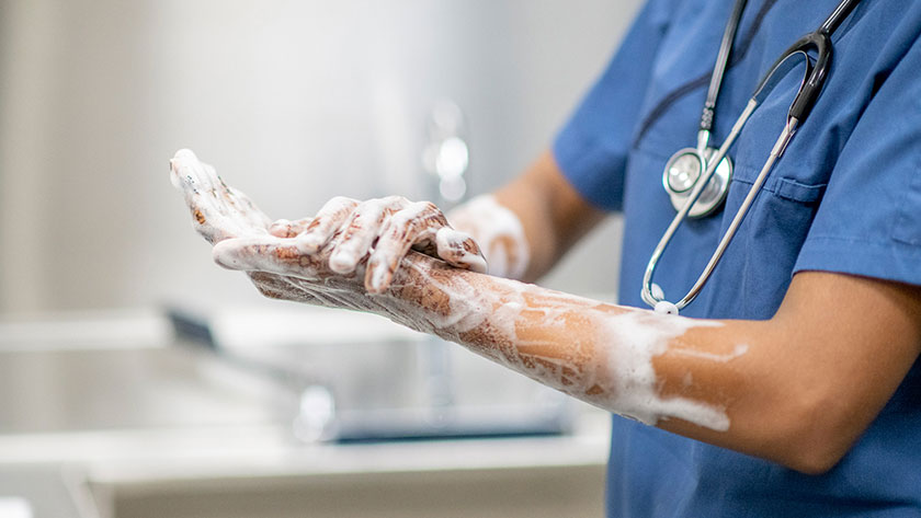 STK_Nurse-washing-hands_RGB_840x473