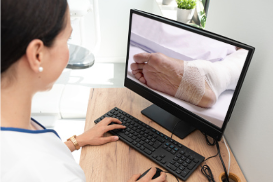 STK_Nurse_Patient_telehealth_RGB