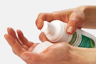 Hand pumping foam cleanser Hand pumping foam cleanser