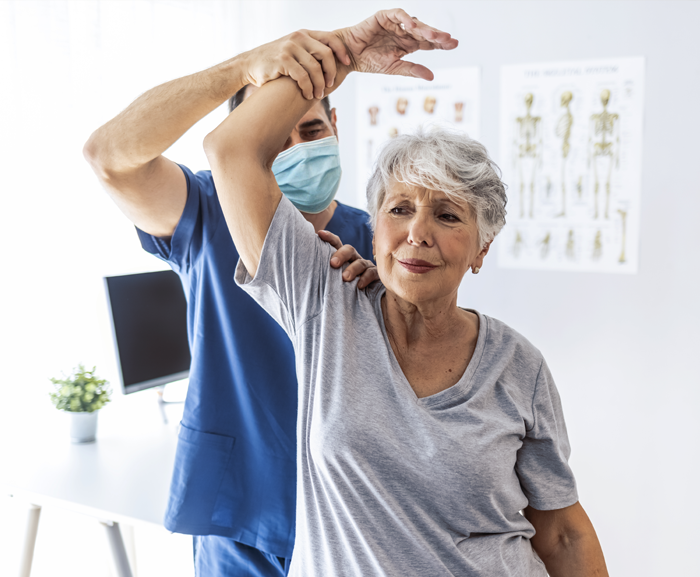 STK_ancillary team members_physical therapist_RGB Physical therapist with resident